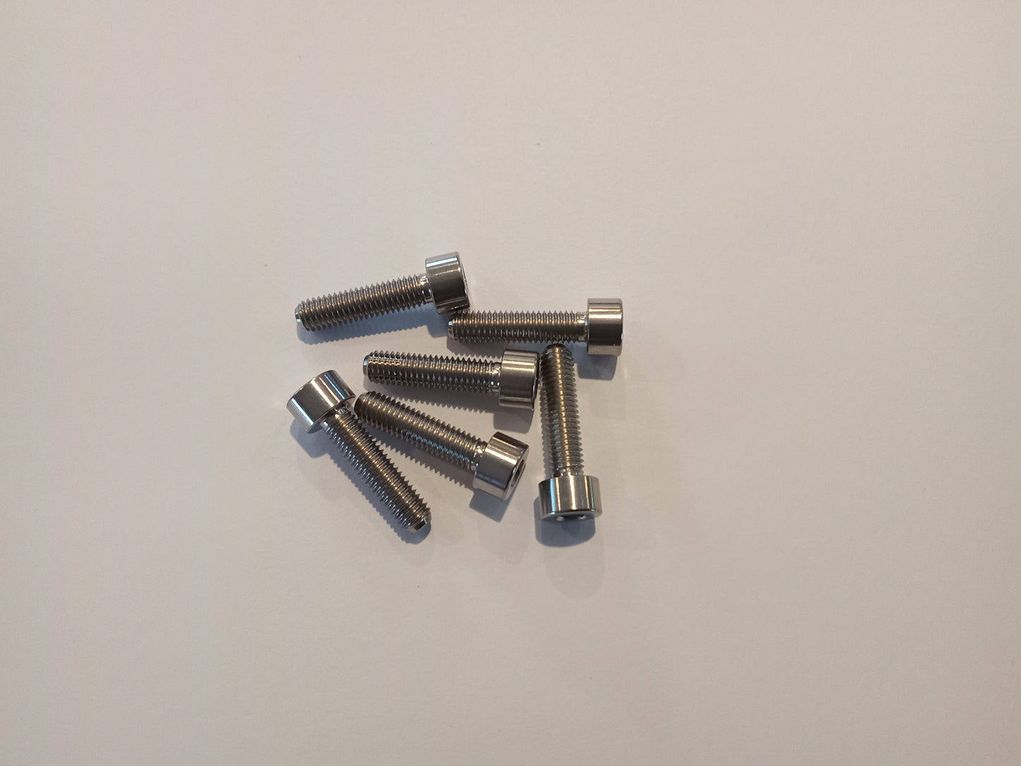 Gorlami titanium clutch spring retainer bolt set
