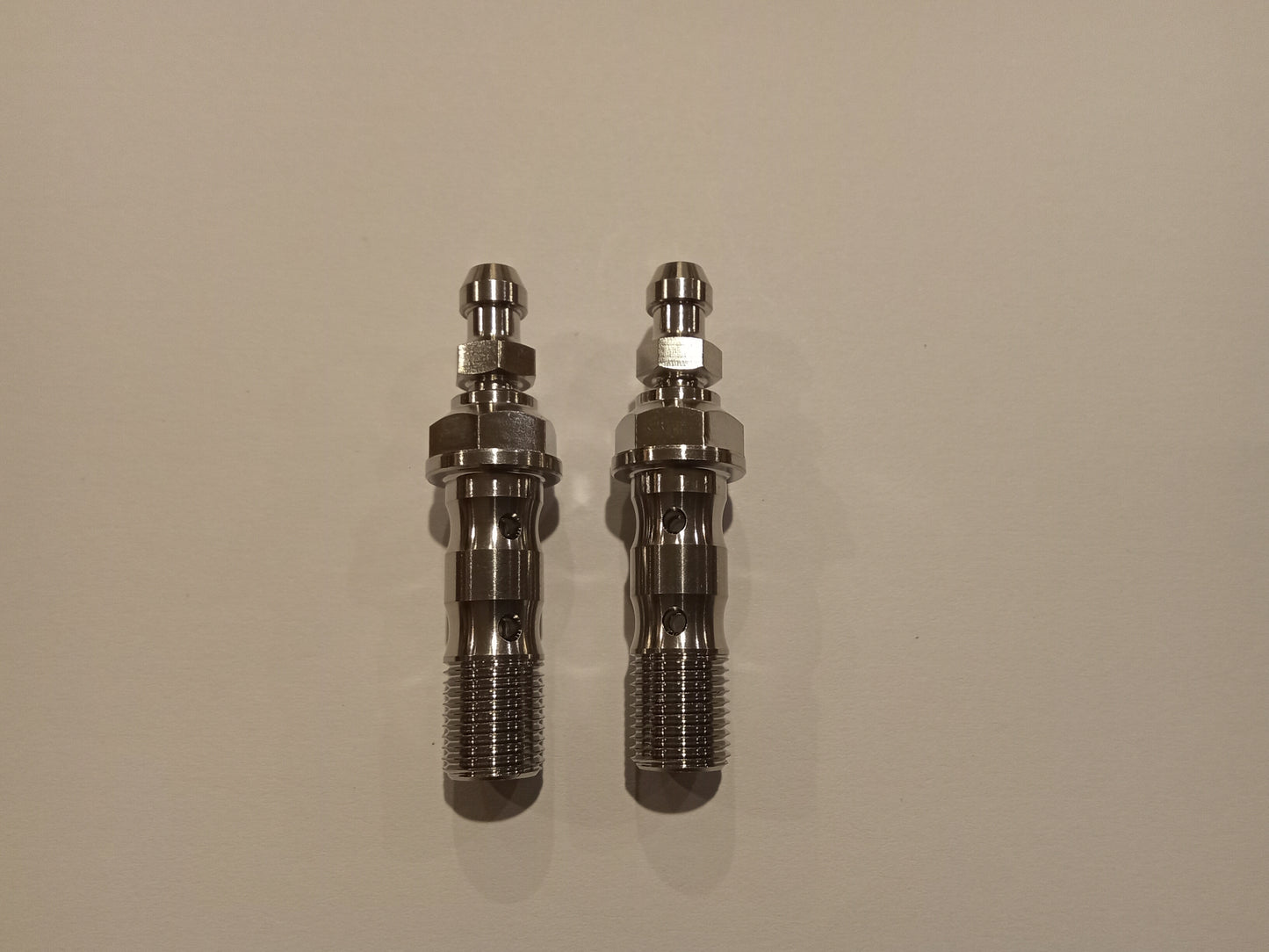 Gorlami titanium double banjo with bleed nipple