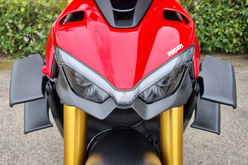 CNC Racing carbon lower headlight spoiler Streetfighter V2/4 (2020-2024)